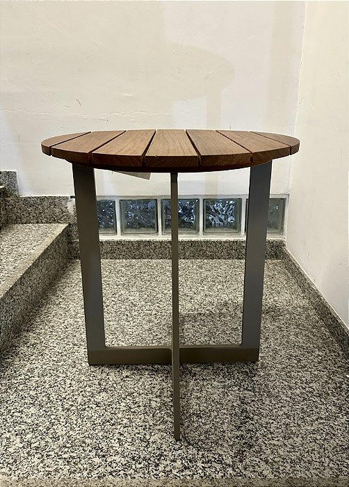 Mesa Lateral Liz em Madeira Maciça - Breton (Mostruário de Loja)