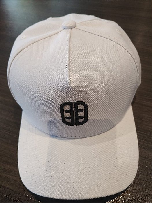 Boné Fire Branco / Logo Bordado