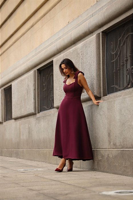 VESTIDO KÁTIA LONGUETE COM ALÇA E LAÇOS  - VINHO