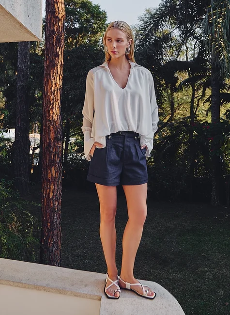 SHORTS SARJA DETALHE BOTÃO METAL - AZUL