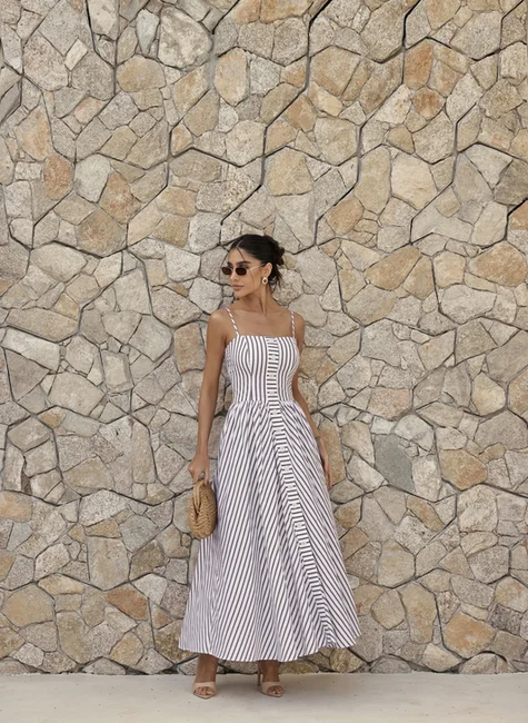 VESTIDO LONGUETE LISTRADO BOTÕES FRONTAIS - MARROM