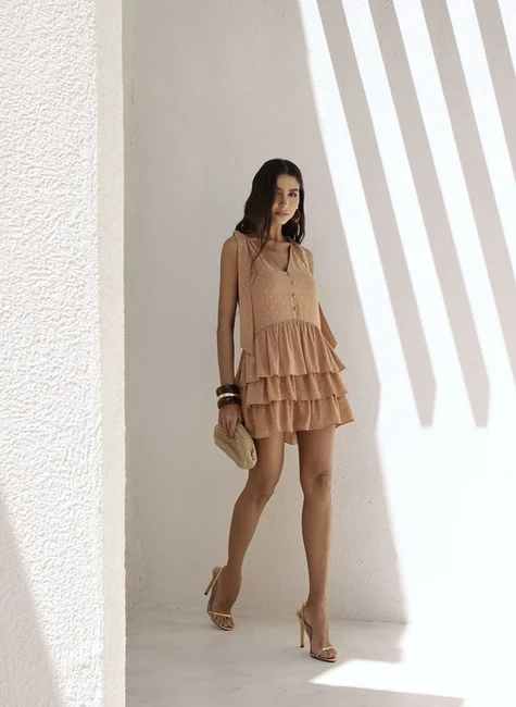 VESTIDO CURTO SAIA BABADO - DOCE DE LEITE