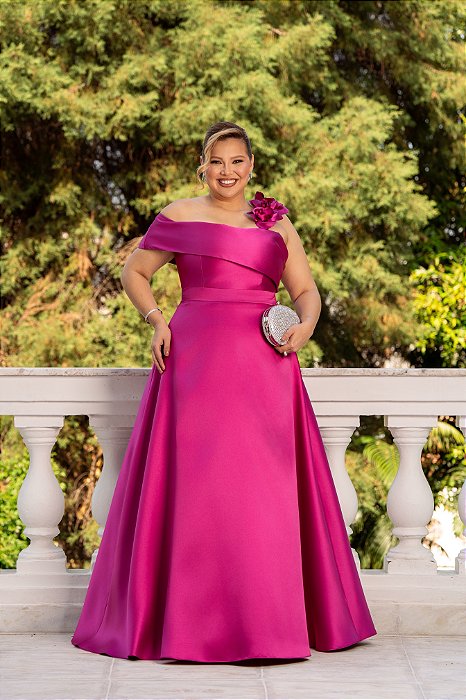 VESTIDO ÁGATA OMBRO A OMBRO DETALHE FLOR PLUS SIZE - FÚCSIA