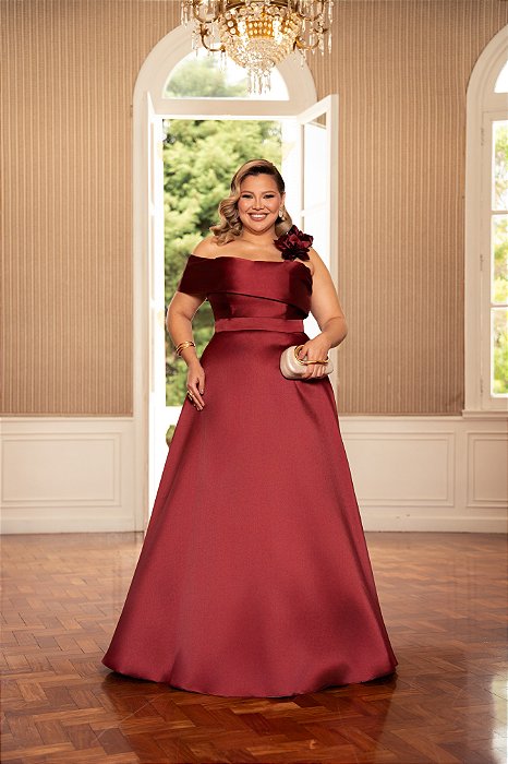 VESTIDO ÁGATA OMBRO A OMBRO DETALHE FLOR PLUS SIZE - MARSALA