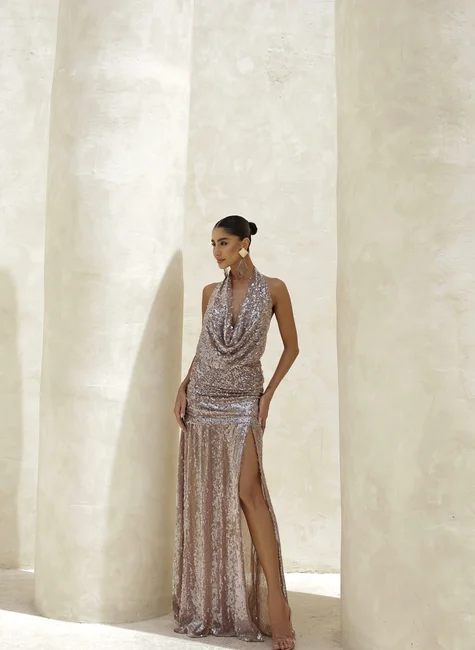 VESTIDO LONGO PAETÊ FRENTE ÚNICA JERICOACOARA - MOCHA