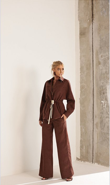 CONJUNTO TÓQUIO CASACO E CALÇA AVELUDADO - MARROM