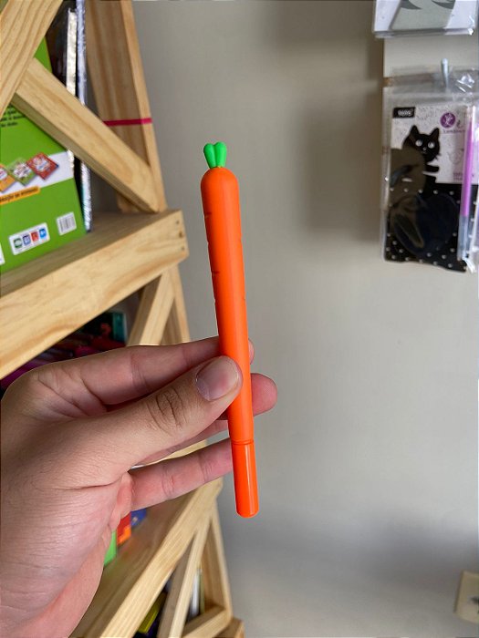 OFERTA Caneta fofa Cenoura