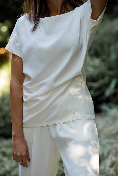 BLUSA PREGAS MANGA CURTA CREPE OFF WHITE