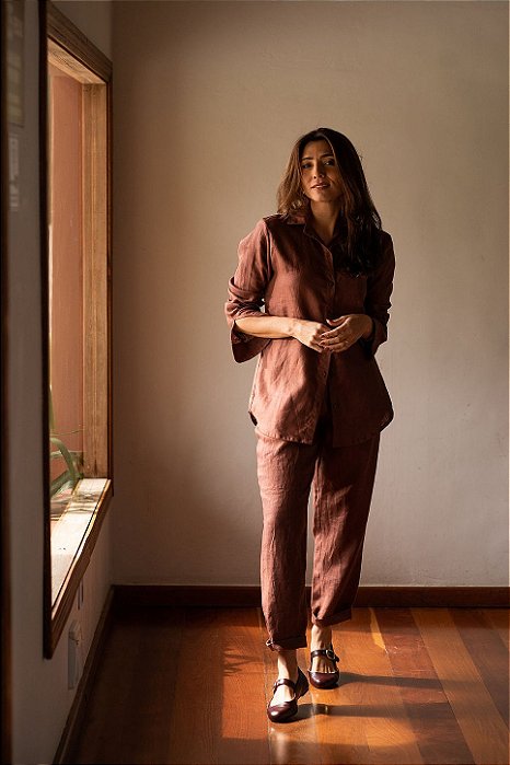 CALÇA CENOURA LINHO PURO MARROM