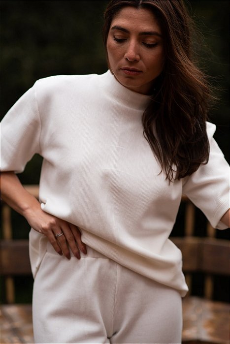 BLUSA COM GOLA CANELADO LEVE OFF WHITE