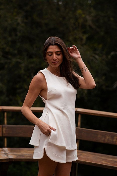 SHORT CANELADO LEVE OFF WHITE