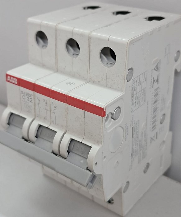 SJ203T-C32 MINI DISJUNTOR 5KA 3 PÓLOS 32A CURVA C 2TAZ144300R0324 ABB