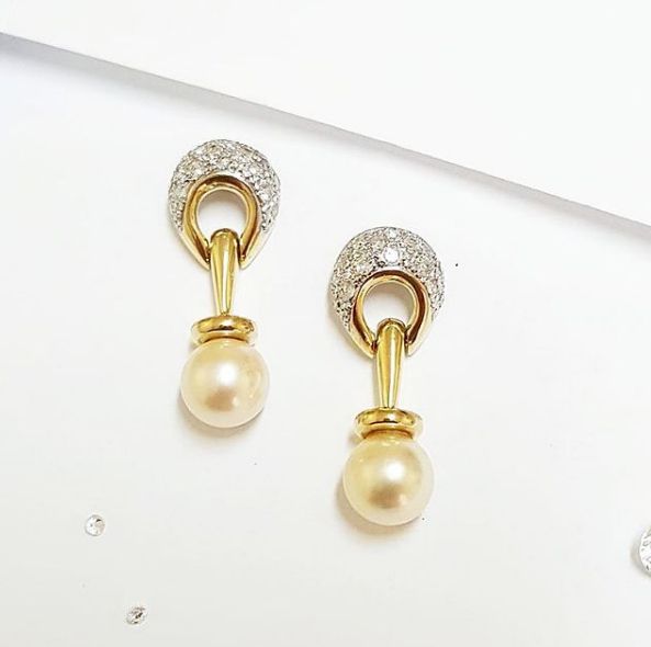 Brinco em Ouro Amarelo, Pérolas e Diamantes