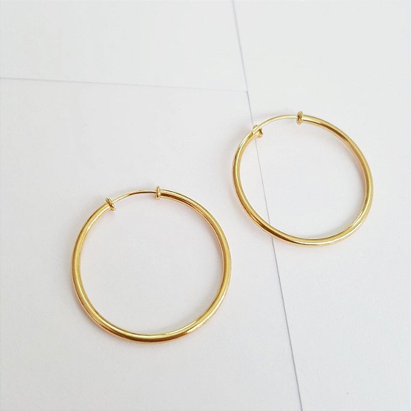 Argola Lisa em Ouro Amarelo fio Redond. / 25 mm