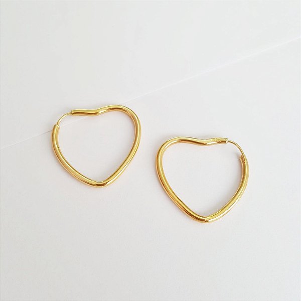 Argola Lisa em Ouro Amarelo Coração 25mm