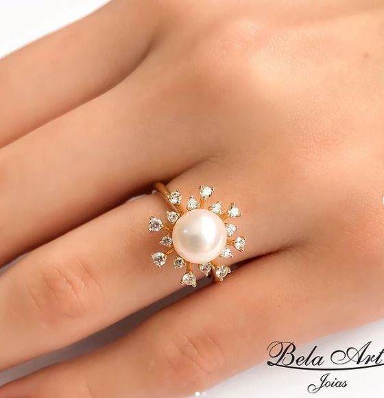 Anel em Ouro Amarelo Pérola e Diamantes
