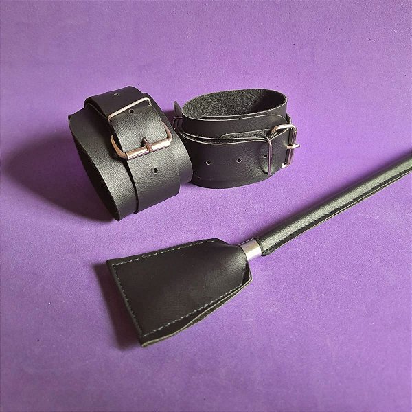 Kit BDSM com algemas