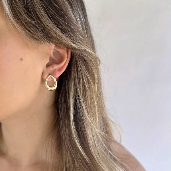 Brinco Gota Vazada Dourado