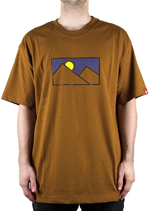 Camiseta highlines marrom