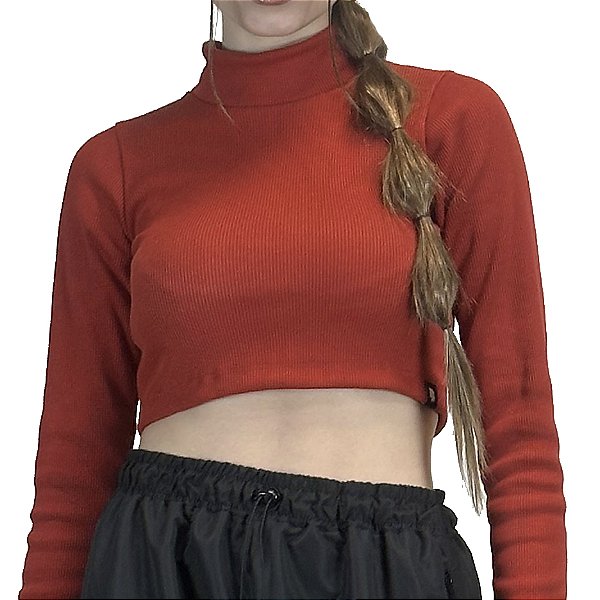 Cropped scarlet