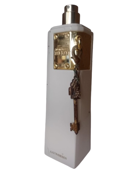 The Key Eau De Parfum Feminino - Justin Bieber (Sem caixa, sem tampa, frasco descascado e vazado)