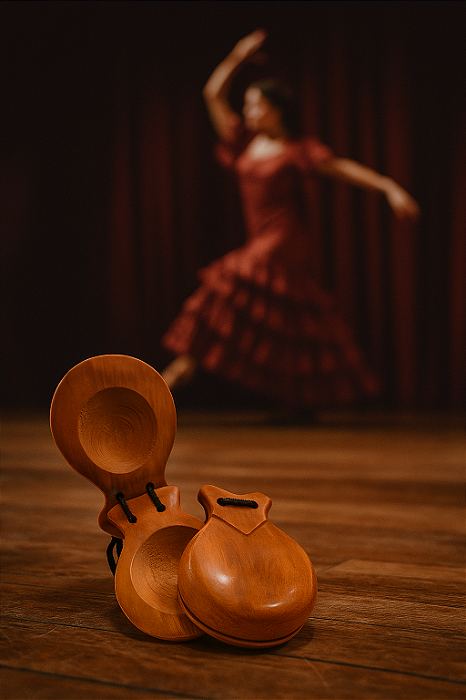 Par De Castanhola Marrom Claro de Madeira Espanhola