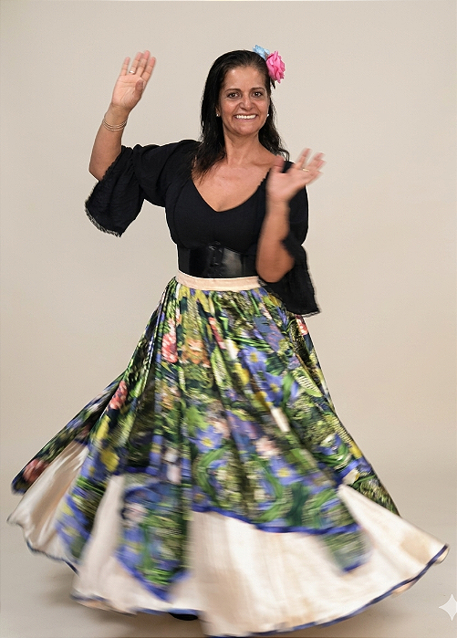 Saia Longa Cigana Modelo Pontas com 10 metros de roda Creme