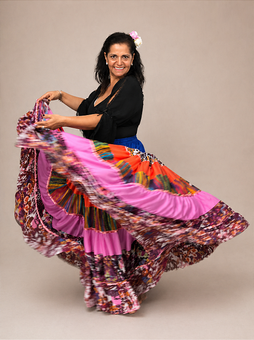 Saia Longa Cigana Modelo Patchwork com 12 metros de roda Rosa