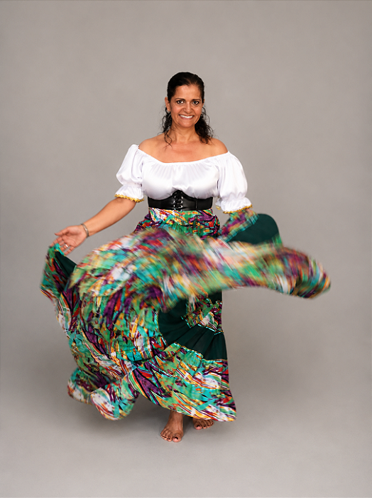 Saia Longa Cigana Modelo Patchwork com 12 metros de roda Verde