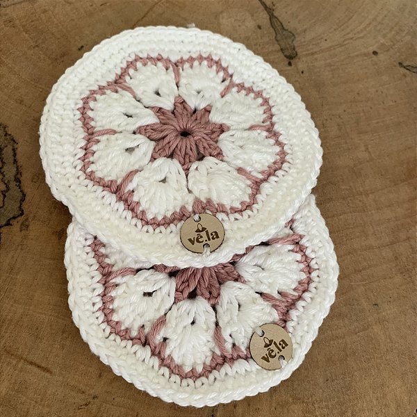 PORTA VELA REDONDO BICOLOR FLORAL EM CROCHÊ