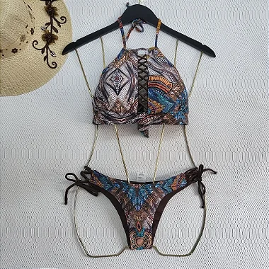 Biquíni  Feminino Cropped Trancado Tanga de amarrar