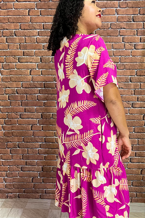 Vestido Femininio Midi com Mangas Curtas e Bolsos Embutidos