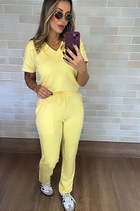 Conjunto de Blusa e Calça feminino em moletinho