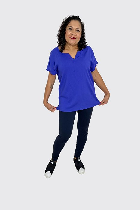 Blusa Plus Size Manga Curta com Detalhe Frontal