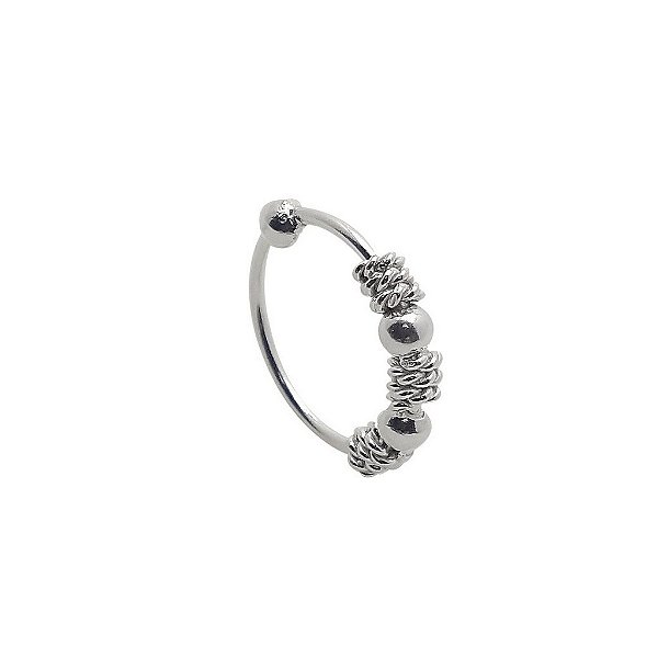 Piercing de prata 925 de orelha.