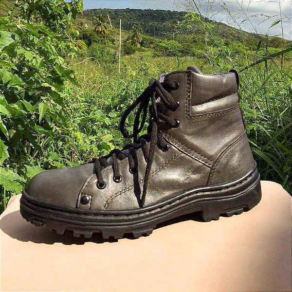 couro forte botas