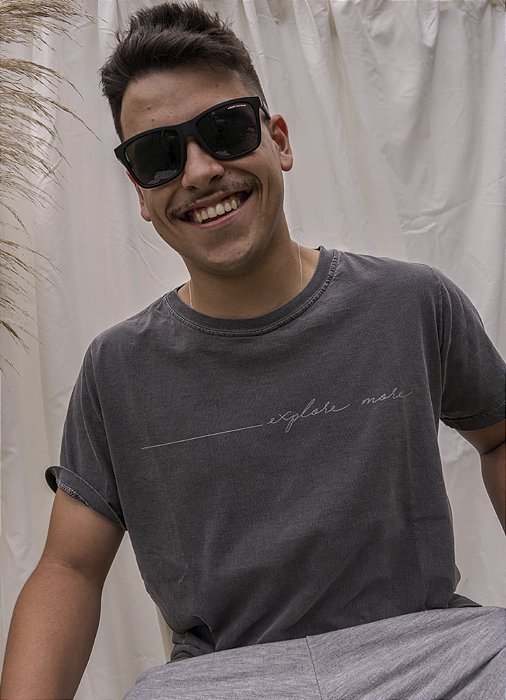 Camiseta Estonada Cinza Chumbo