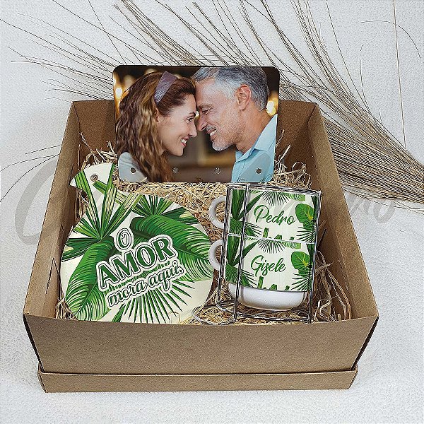 Kit de Mesa Posta Personalizado | Torre de 2 Xícaras Personalizadas + Porta-Chaves Personalizado + Descanso de Panela Personalizado