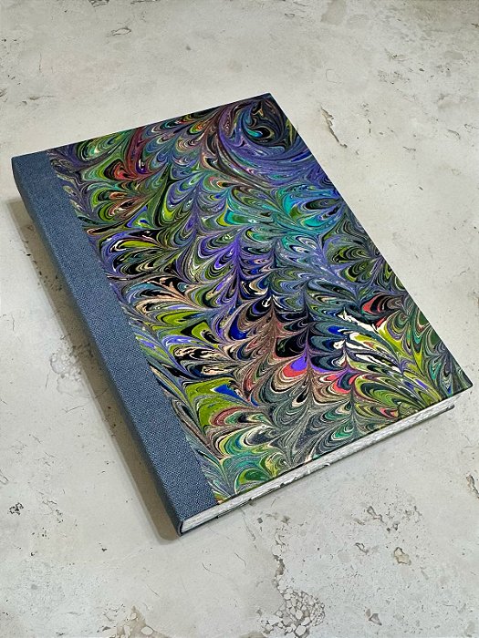 Caderno A6+ de Capas Costuradas - Folhas Lisas