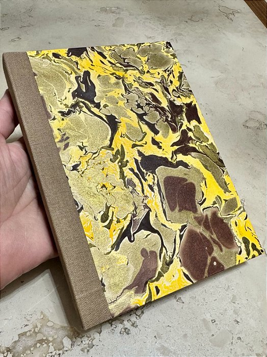 Caderno A6+ de Capas Costuradas - Folhas Lisas