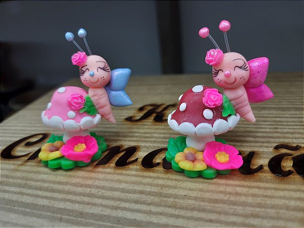 Enfeites em Biscuit.