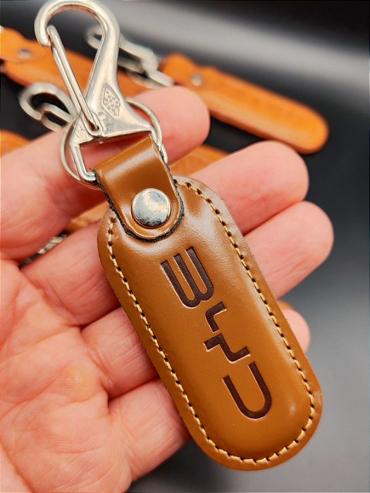 Chaveiro Mosquetão Couro Carro BYD