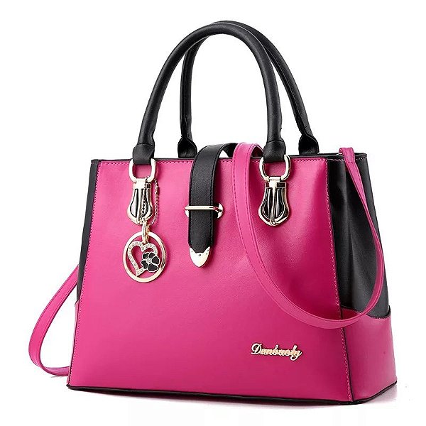 Linda bolsa femenina couro sintético confortável e espaçosa.