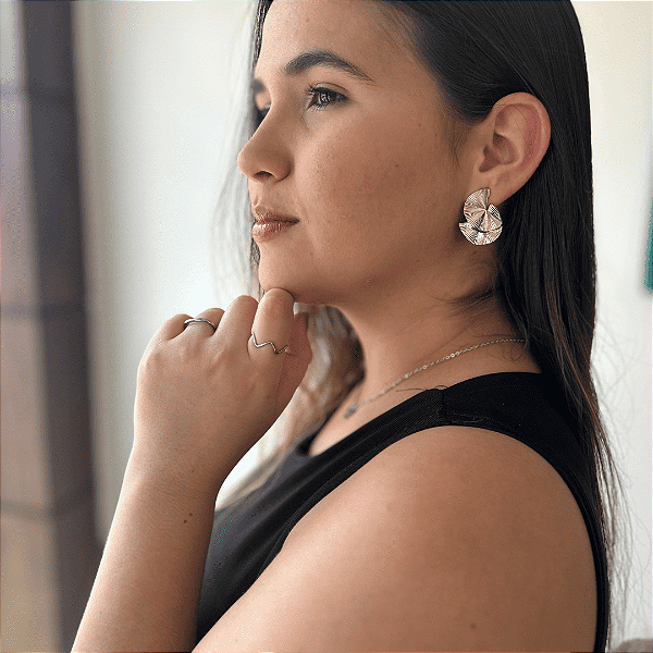 Brinco Meio Leque Duplo Judith