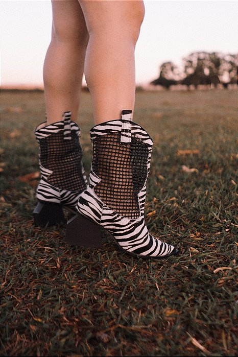 Bota Pelo Zebra Tressê