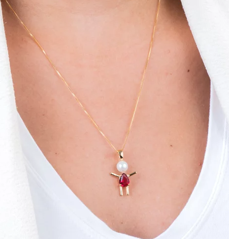 Colar com Pingente Menina tipo palito