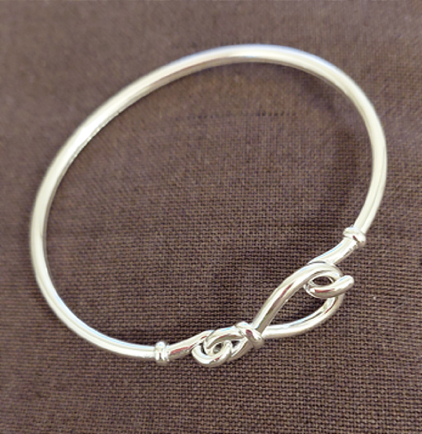 Pulseira rígida fecho infinito - Inspiração Grandes Marcas - Prata925