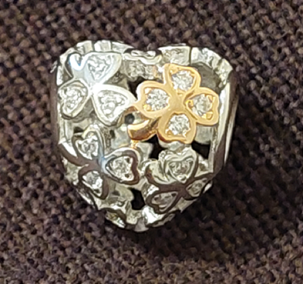 Sorte e Amor -  Charm Inspiração Grandes Marcas -  Prata