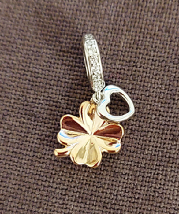Trevo da Sorte -  charm pendente inspiração grandes marcas -  Prata