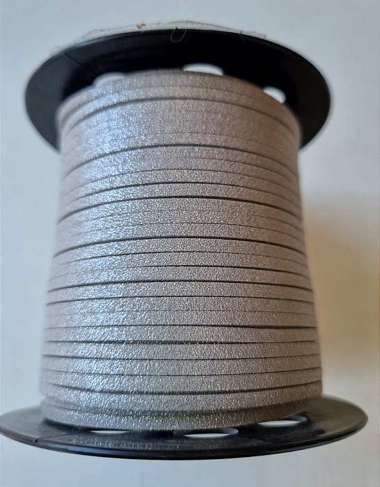 Cordão de Camurça Cinza Cintilante 2.7mm (Metro)